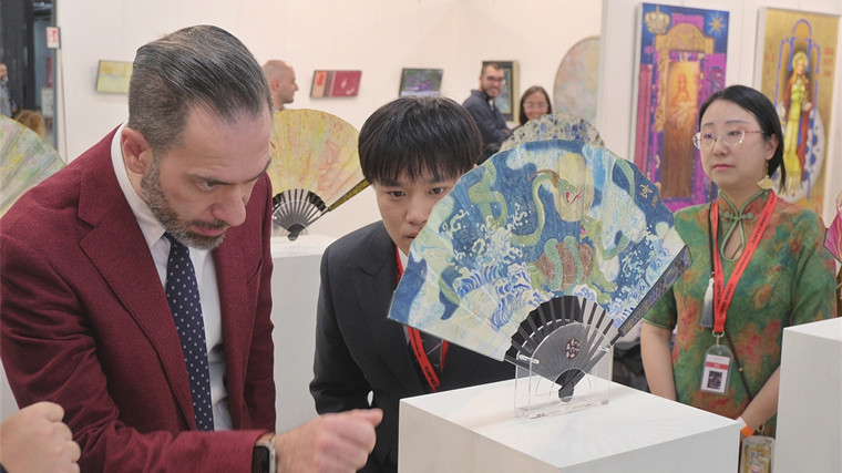 蘇扇作品《五行曜扇》驚艷佛羅倫薩雙年展